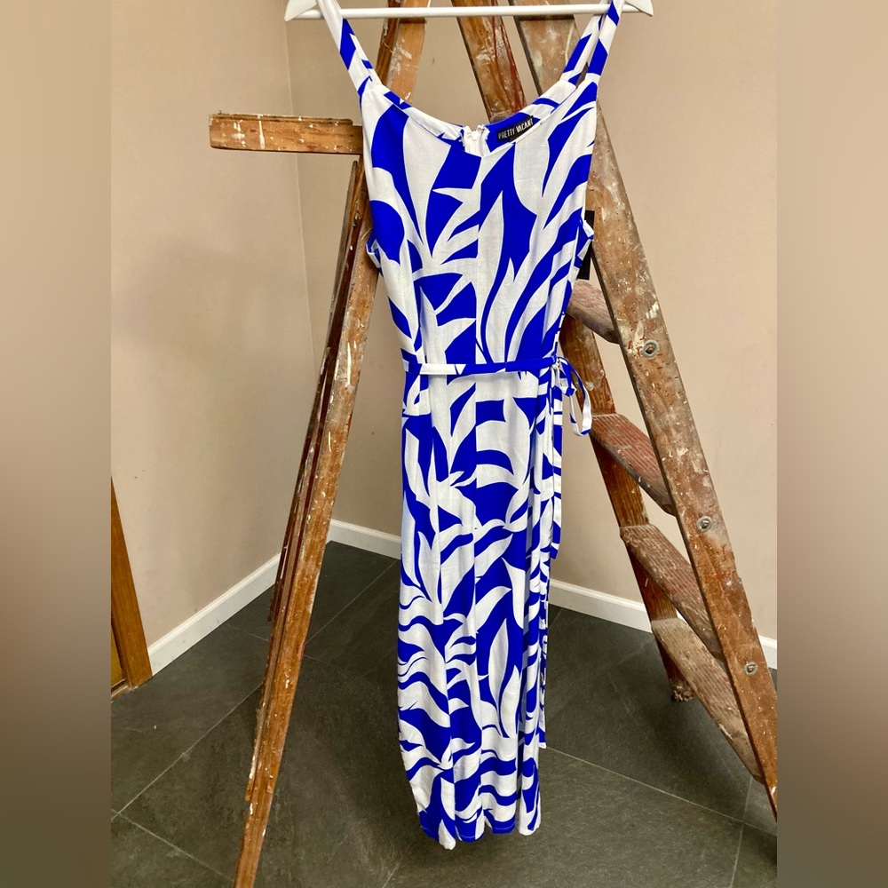 Pretty Vacant - Chrisie Playsuit - Jumpsuit with belt - SZ Large/14 UK - NWT